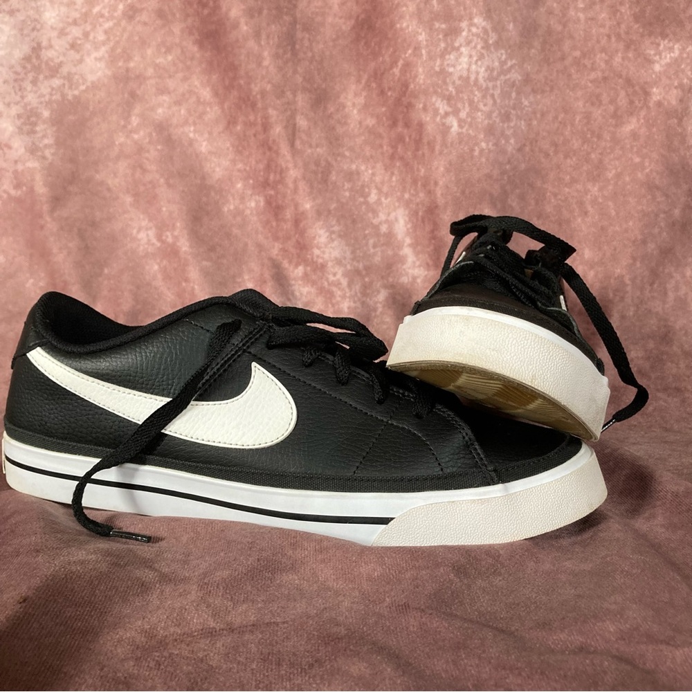 Nike Court Legacy